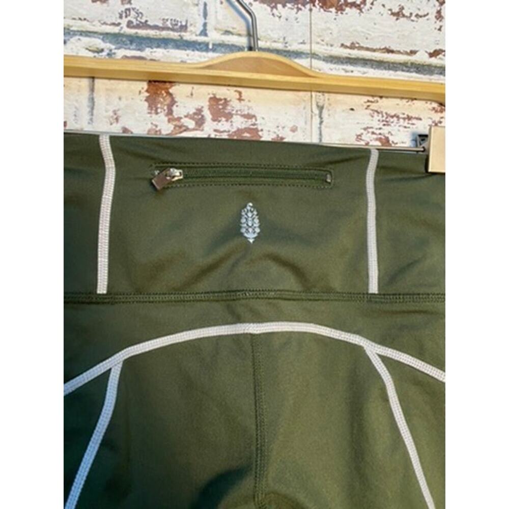 Free People Movement You're A Peach Leggings in Moss - Picture 12 of 12